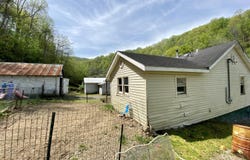 414 Main Street, Teaberry, KY 41660