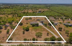 1781 Long Rd, Lockhart, TX 78644