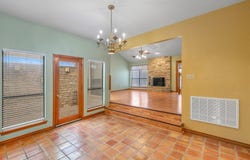 1810 N Woodstone Dr, Kerrville, TX 78028