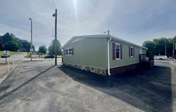 4 Green St, Athens, TN 37303