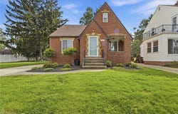 7611 Wainstead Drive, Parma, OH 44129