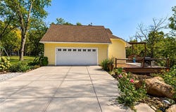 7955 NW Bridle Parc Lane, Kansas City, MO 64152