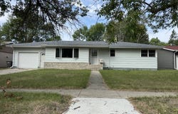 624 Kersten St, Bottineau, ND 58318