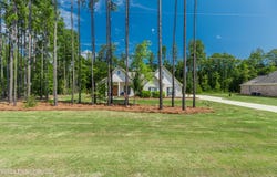 403 Fallen Acorn Circle, Brandon, MS 39047