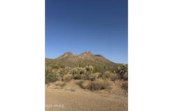 493 W MCDOWELL Boulevard, Apache Junction, AZ 85120