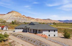 668 33 3/4 Road, Clifton, CO 81520