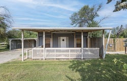 703 S Baylor, Cotulla, TX 78014