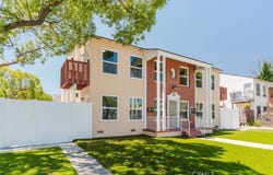 3002 W Victory Boulevard, Burbank, CA 91505