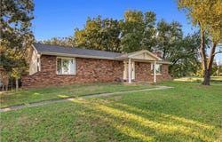 23672 S BB Highway, Nevada, MO 64772