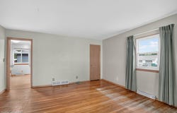 1504 Lyon Avenue, Waterloo, IA 50702