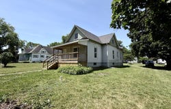 38 Maple Street, Saunemin, IL 61769