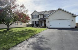 910 N Taylor Ridge, Belvidere, IL 61008