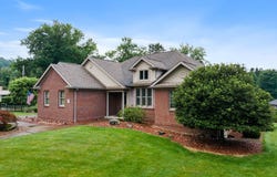 11 Azalea Ct, Wheeling, WV 26003