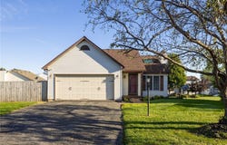 10 Logans Run, Rochester, NY 14626