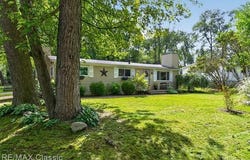 505 E Baker Road, Highland Twp, MI 48357