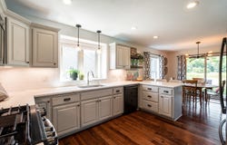 1052 Summer Creek Rd, Oconomowoc, WI 53066