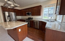 606 10TH Ct, Lafayette, OR 97127