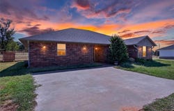 151 Hall LN, Pocola, OK 74902