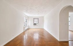 33-38 Parsons Blvd, Flushing, NY 11354