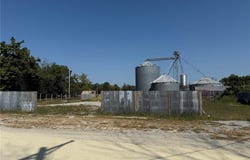 103 E Howard Street, Bellflower, MO 63333