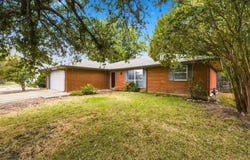 809 S Atkerson Lane, Euless, TX 76040