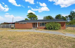 500 E Iowa St, Walters, OK
