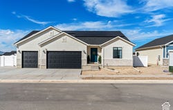 2393 E SUNFLOWER Dr S, Eagle Mountain, UT 84005
