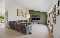 1917 E GLENDALE Avenue, APPLETON, WI 54911