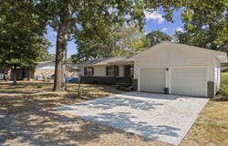 22 E 15th Street, Grove, OK 74344