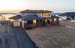 26183 Sunset Bluff Dr, Canistota, SD 57012