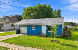 112 E 17TH STREET, Marshfield, WI 54449