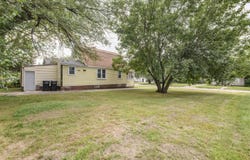 923 Randall St, Beloit, WI 53511