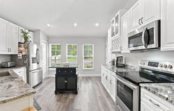 430 DEANNA Circle, DELAND, FL 32724