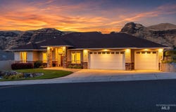33 Riverpointe Dr., Asotin, WA 99402