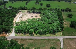 1311 Azalea Drive, Franklin, TX 77856