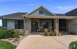 2905 W 77th St, Sioux Falls, SD 57108