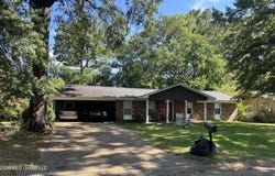 314 N Canton Club Circle, Jackson, MS 39211