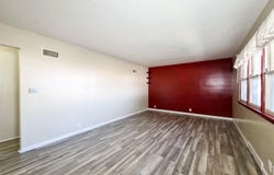 908 S 9th St, Norfolk, NE 68701-5867