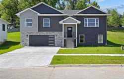 706 Silver Ln, IowaCity, IA 52245