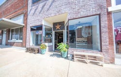 125 E Main Street, Willow Springs, MO 65793