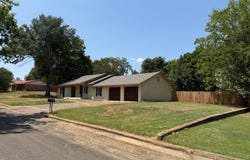 501 E Bissell St, Hugo, OK 74743