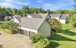 30 White Oak Court, Canfield, OH 44406