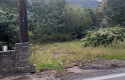 27557 Second Avenue, WV 25102