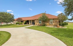 2655 CR 233, Gillett, TX 78116