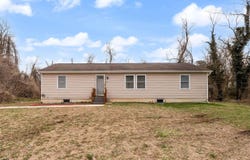 102 Freeman Ave, Egg Harbor Township, NJ 08234
