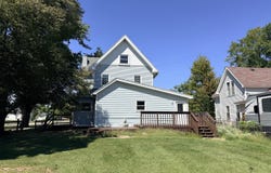 109 2nd S Street, Wenona, IL 61377