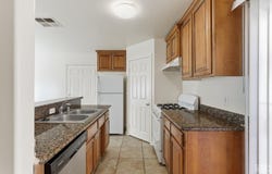 718 K Street, Bakersfield, CA 93304
