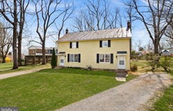 9 BURKE Circle, HAMILTON, VA 20158