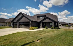 1527 N Edgemont Circle, Springfield, MO 65802