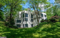 910 PENNWOOD Circle, LANCASTER, PA 17601